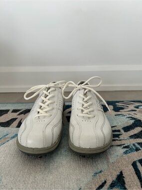 Ecco White Lace-Up Athletic Golf Shoes